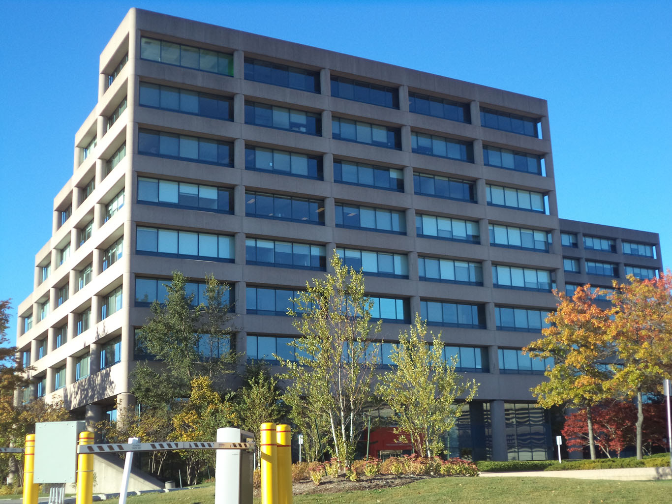 Regus - 895 Don Mills